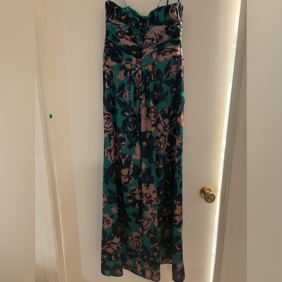 Floor length BCBG strapless - Picture 3 of 5